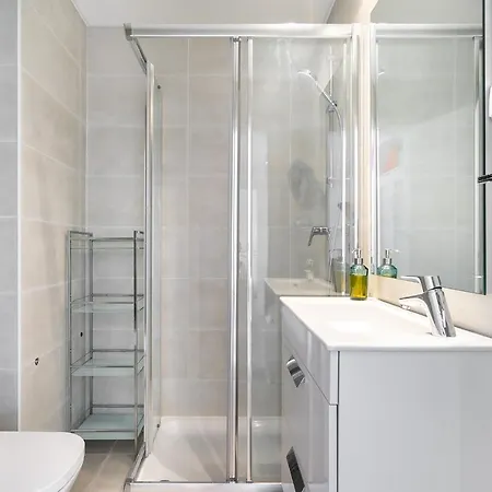 Whome Elevated Living For Remote Workers & Digital Nomads, Lift, Ac & Wi-fi Apartmán